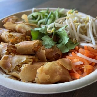 Vermicelli 3 Veggie Eggrolls